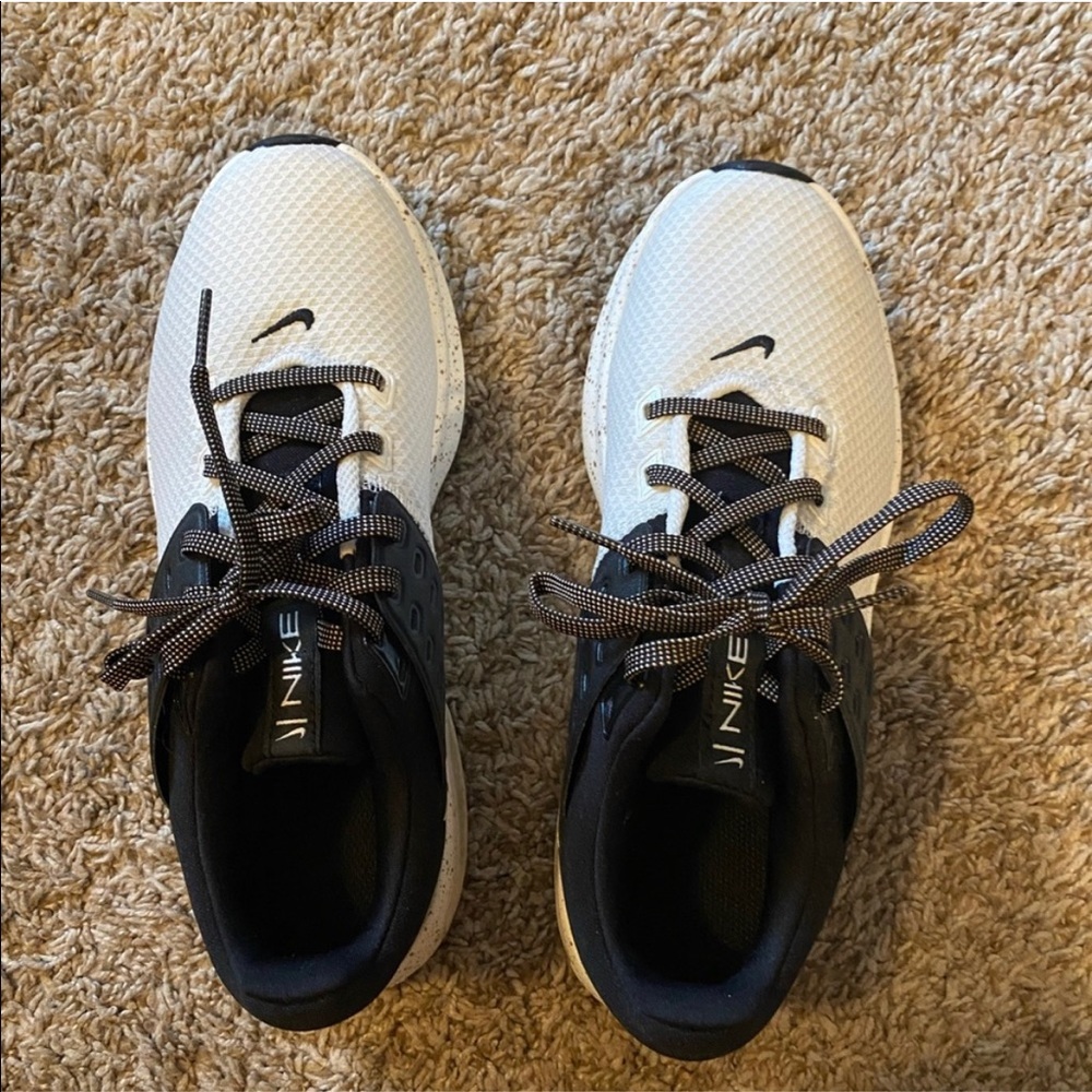 Womens Nike Shoe